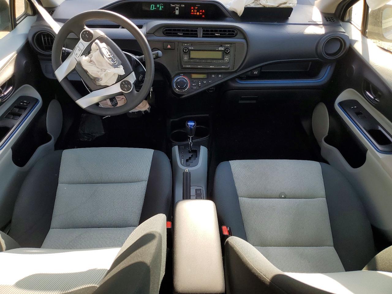 2013 TOYOTA PRIUS C TWO photo 8