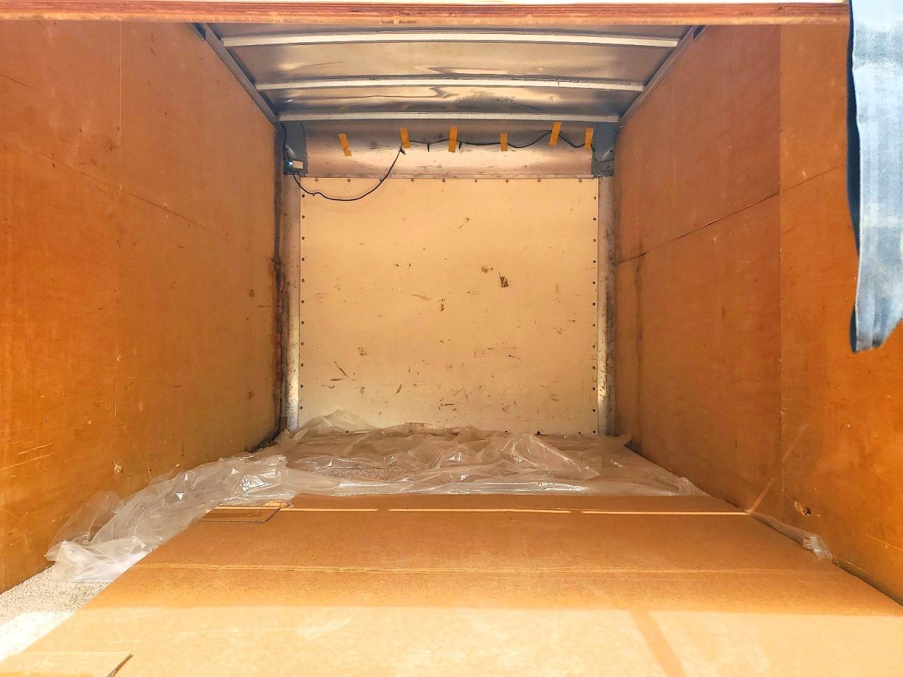 2017 ISUZU NPR BOX TRUCK photo 19