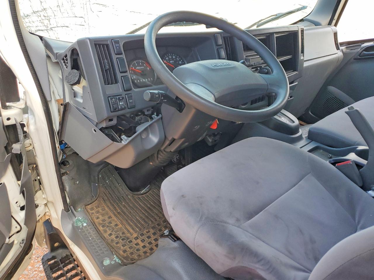 2017 ISUZU NPR BOX TRUCK photo 15