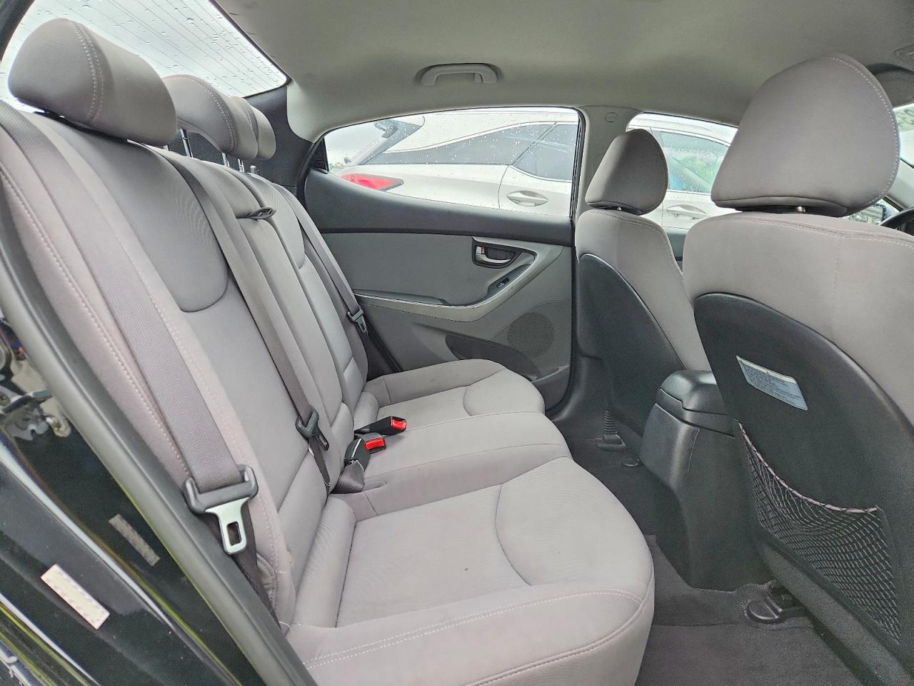 2016 HYUNDAI ELANTRA SE photo 19