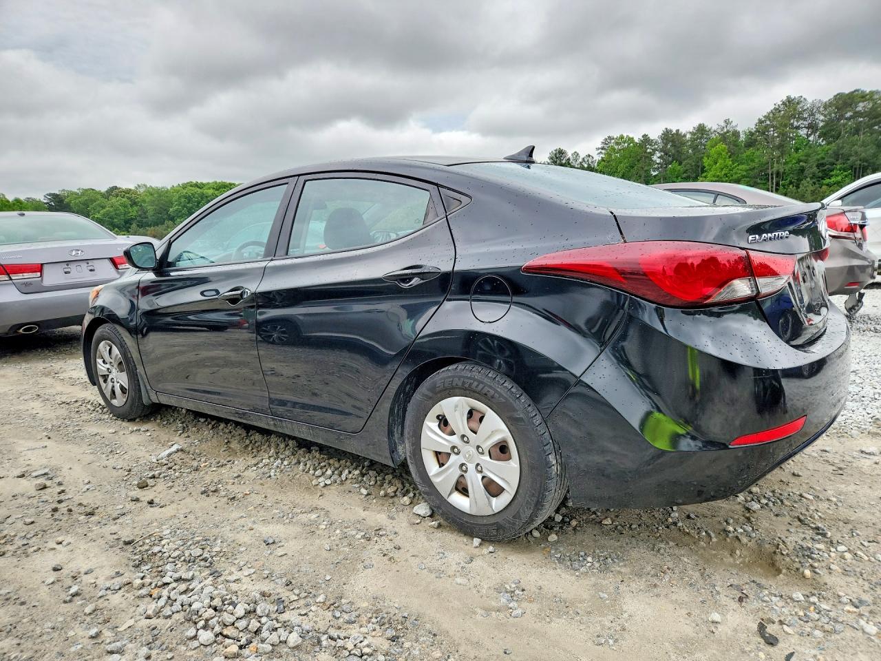 2016 HYUNDAI ELANTRA SE photo 3