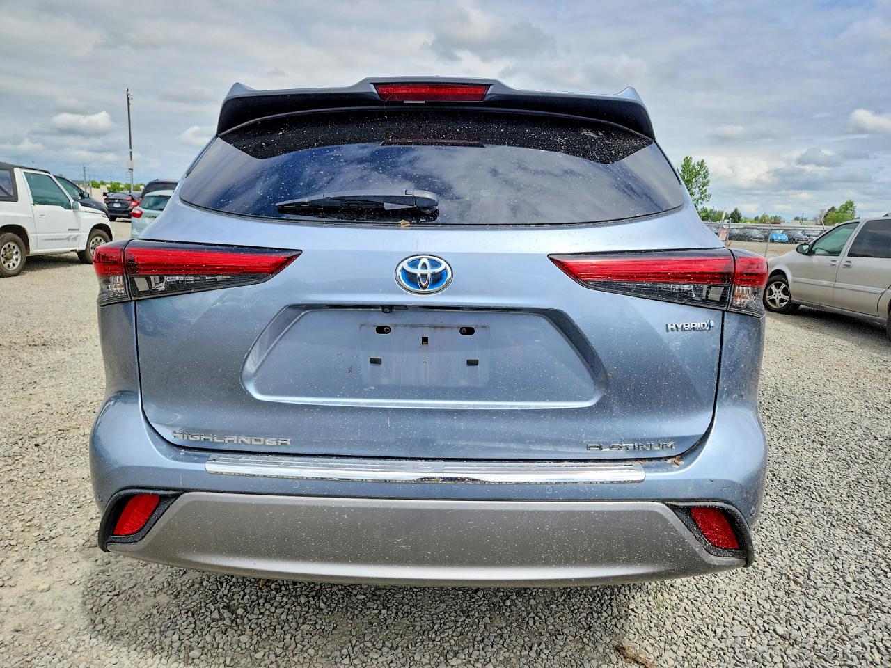 2023 TOYOTA HIGHLANDER HYBRID PLATINUM photo 11