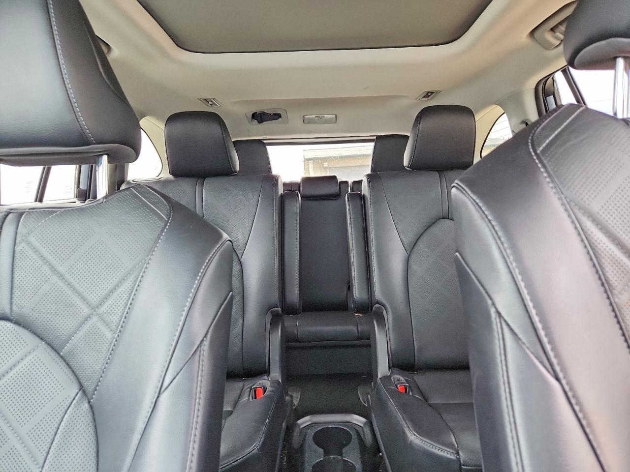 2023 TOYOTA HIGHLANDER HYBRID PLATINUM photo 19