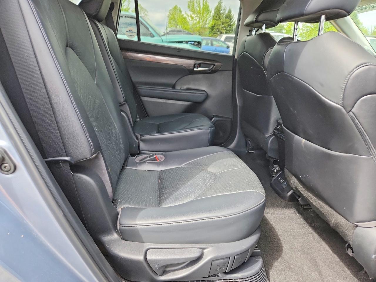 2023 TOYOTA HIGHLANDER HYBRID PLATINUM photo 21