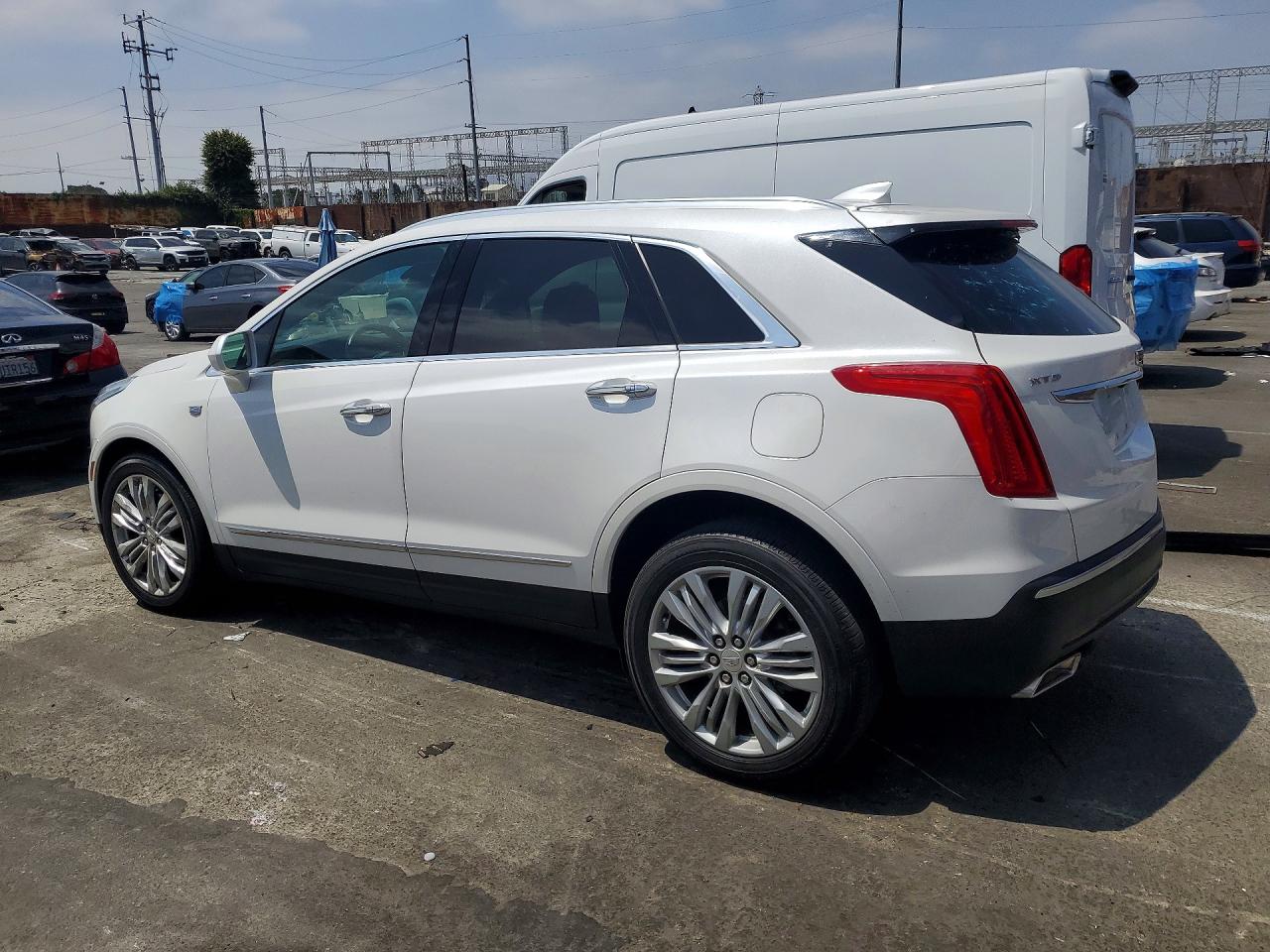 2017 CADILLAC XT5 PREMIUM LUXURY photo 4