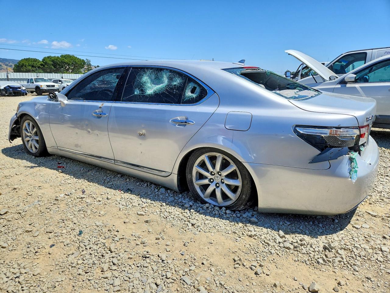 2008 LEXUS LS 460L photo 3