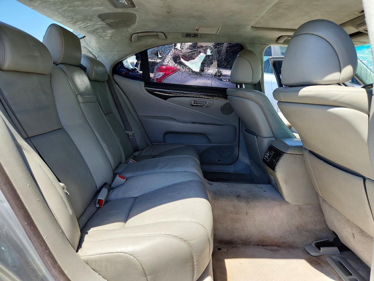 2008 LEXUS LS 460L photo 19