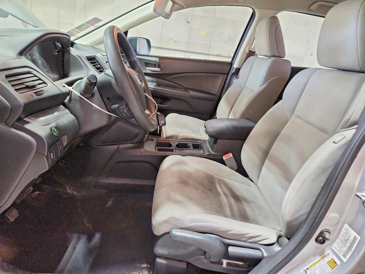 2015 HONDA CR-V LX photo 19