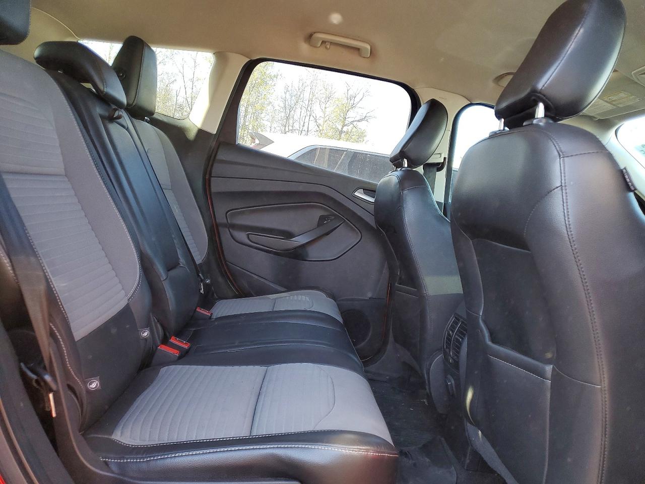 2018 FORD ESCAPE SE photo 31