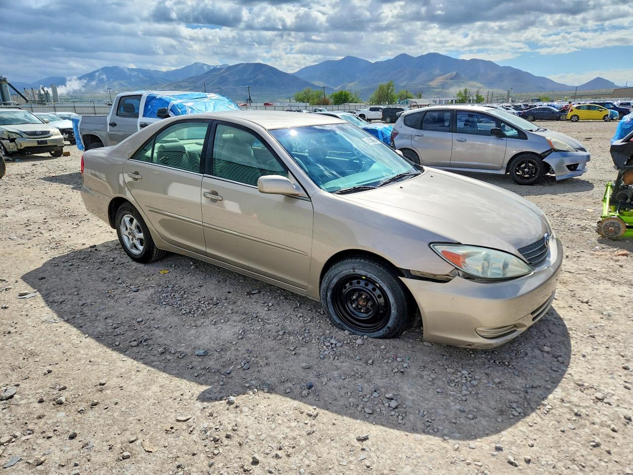 2004 TOYOTA CAMRY LE photo 10