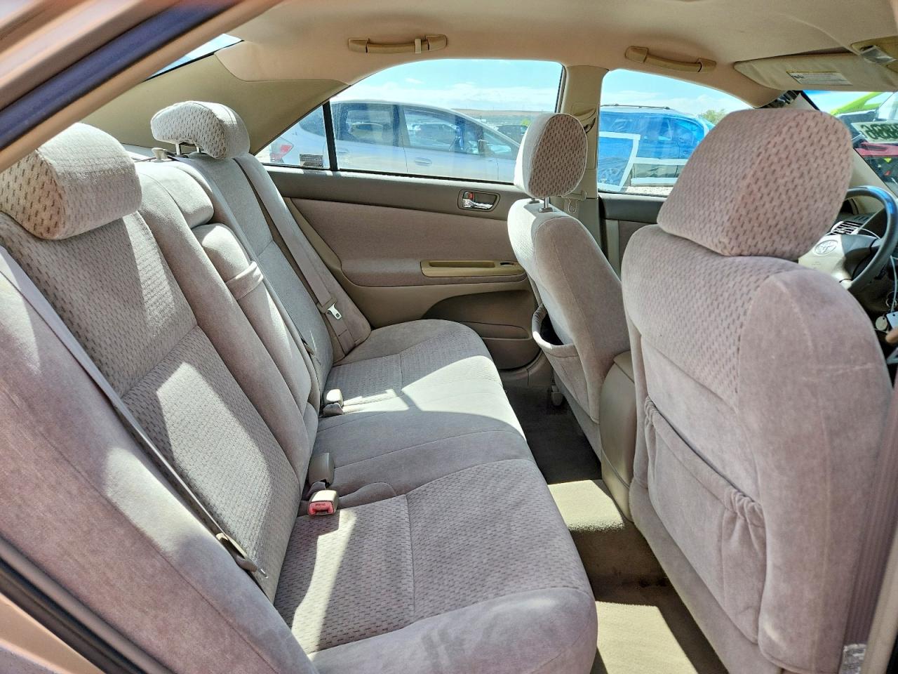 2004 TOYOTA CAMRY LE photo 28