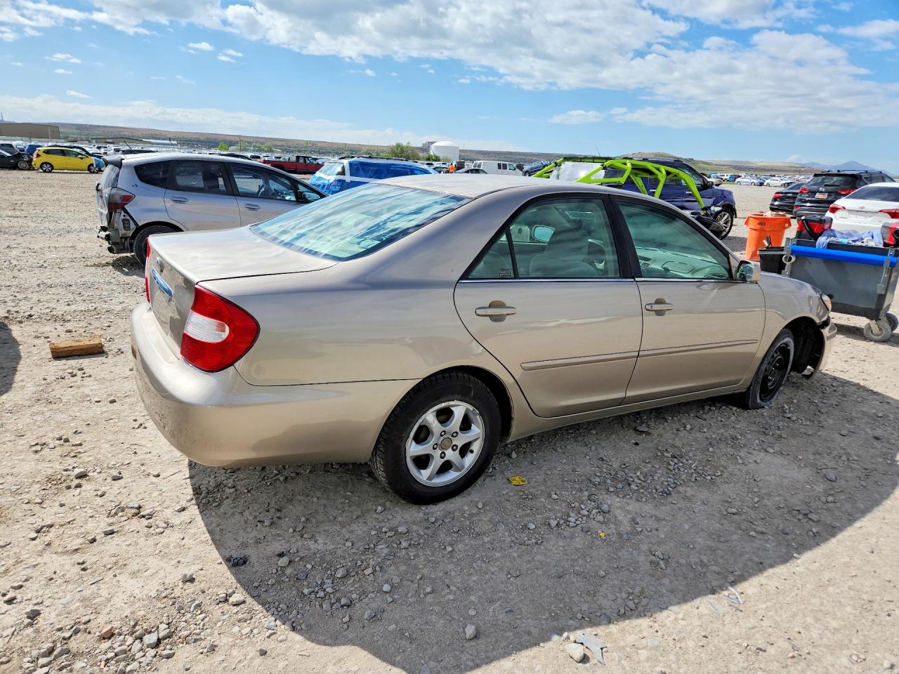 2004 TOYOTA CAMRY LE photo 7