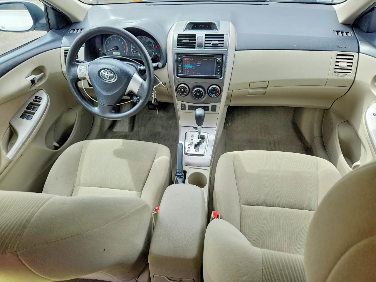 2013 TOYOTA COROLLA LE photo 22