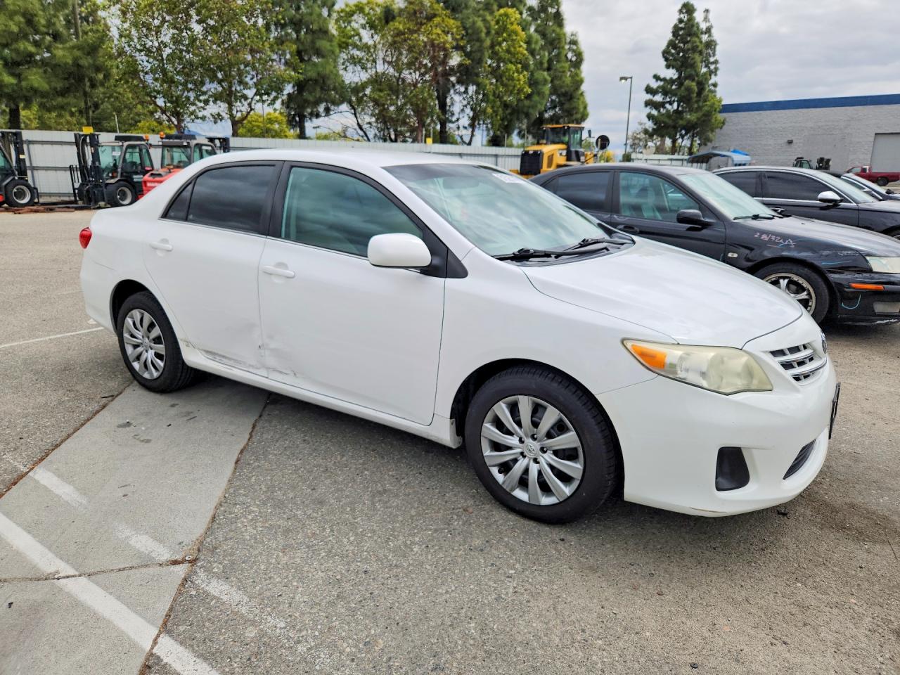 2013 TOYOTA COROLLA LE photo 10