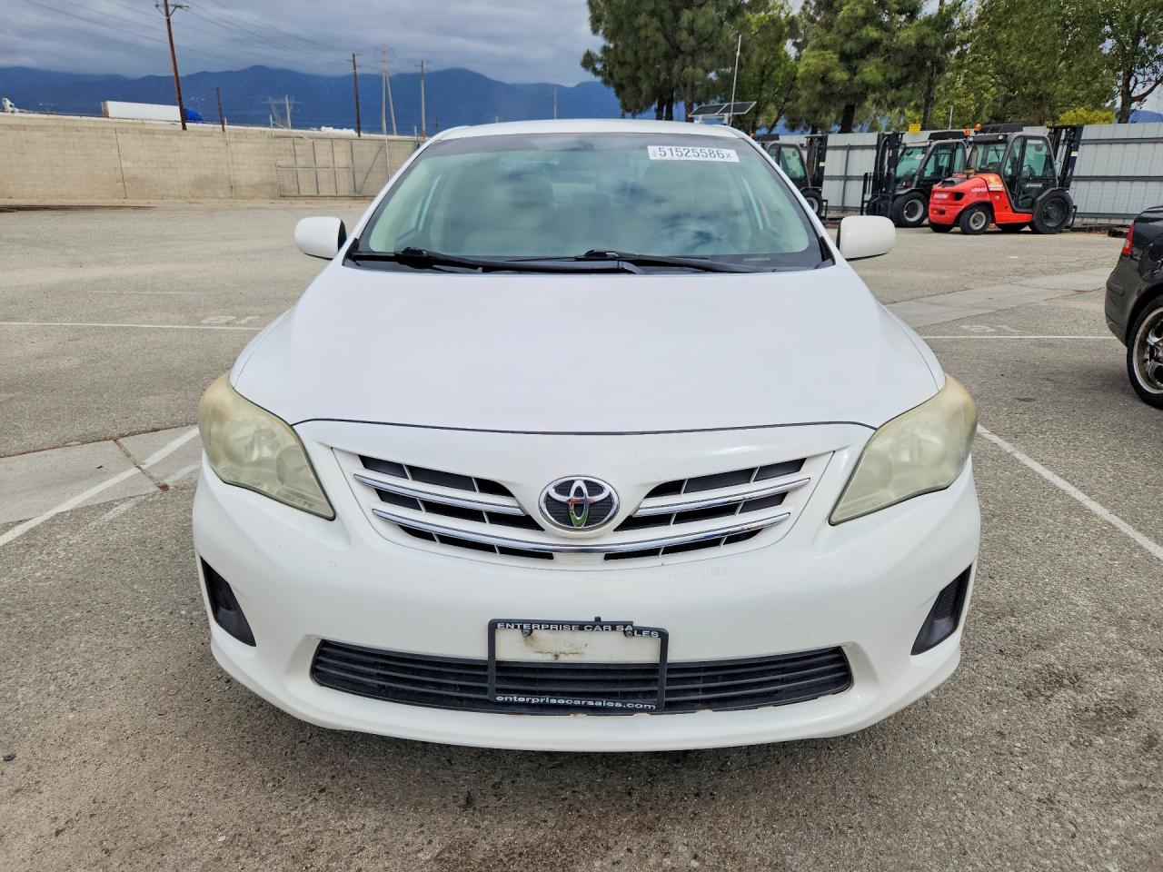 2013 TOYOTA COROLLA LE photo 13