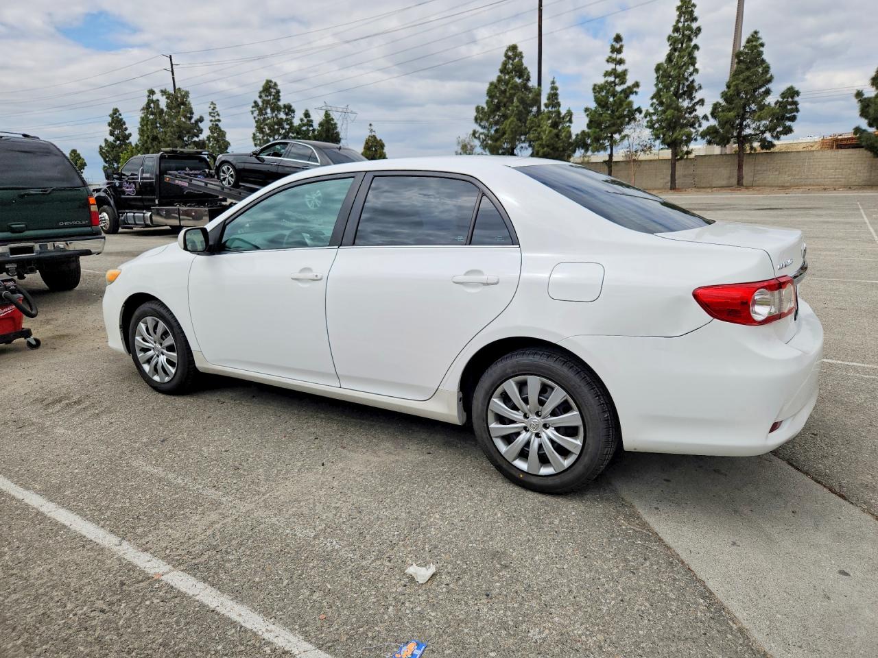 2013 TOYOTA COROLLA LE photo 4