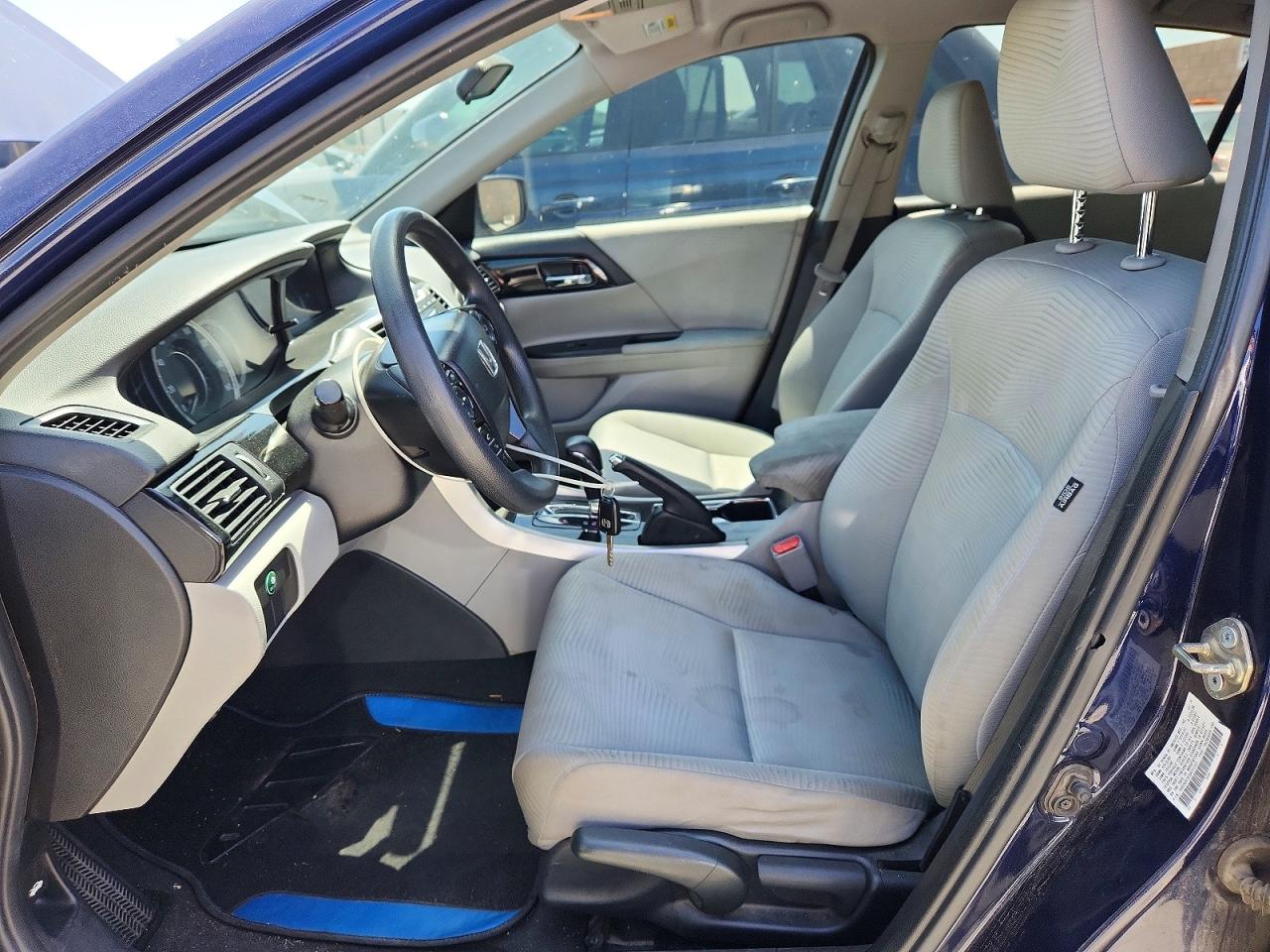 2016 HONDA ACCORD LX photo 13