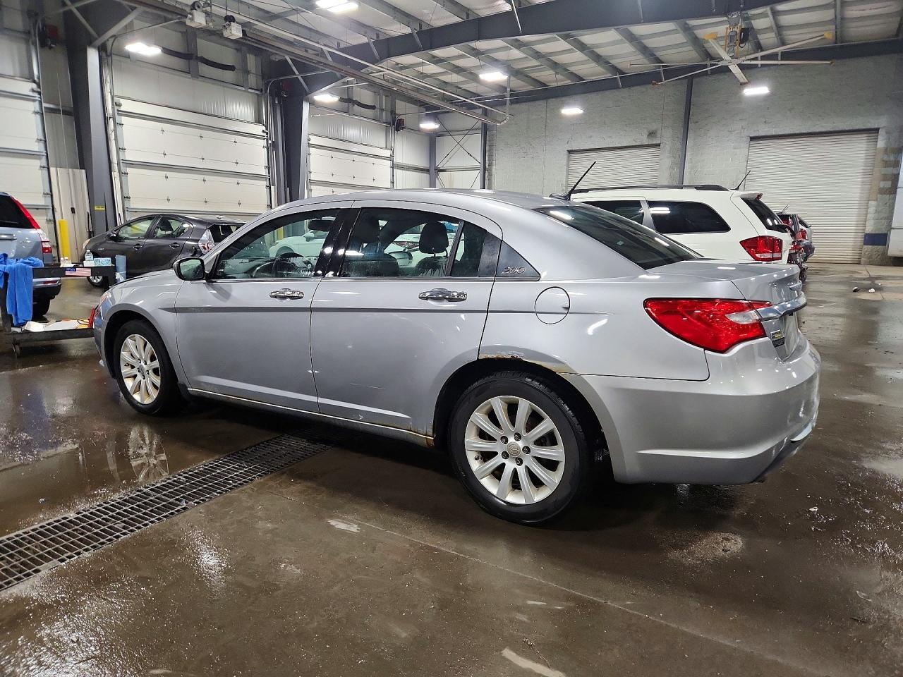 2013 CHRYSLER 200 LIMITED photo 3