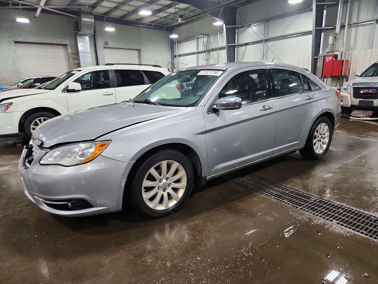 2013 CHRYSLER 200