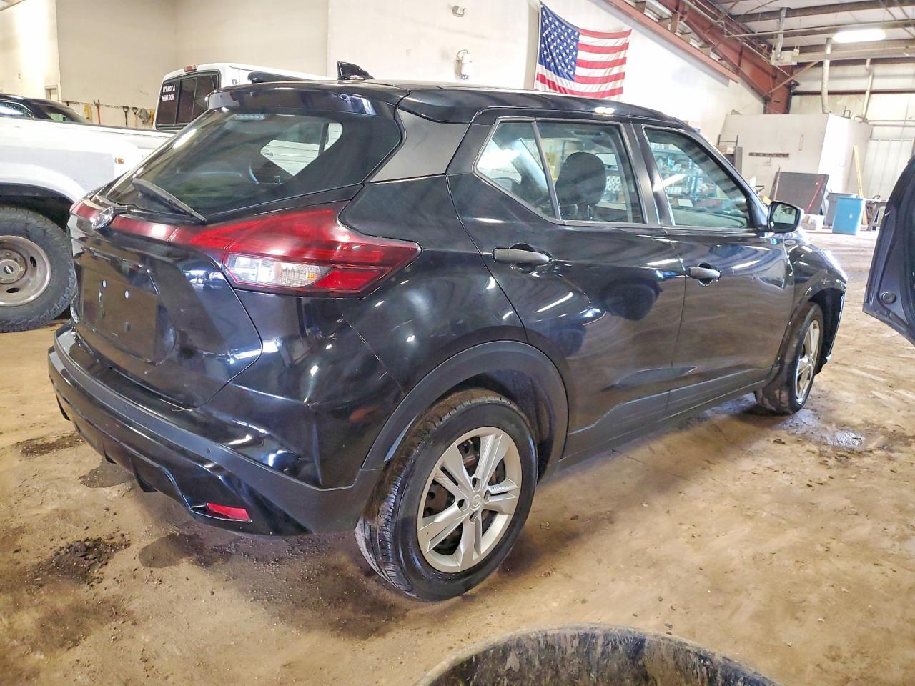2021 NISSAN KICKS S photo 3