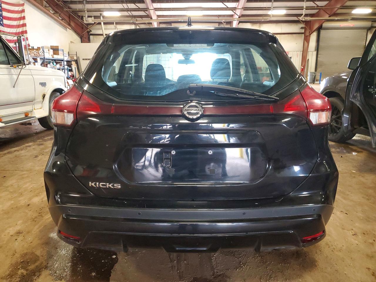 2021 NISSAN KICKS S photo 6