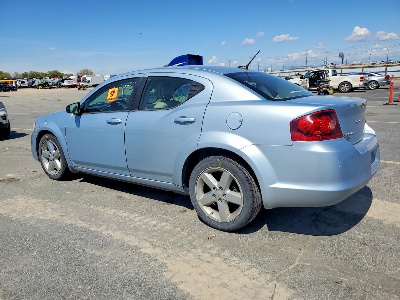 2013 DODGE AVENGER SE photo 3