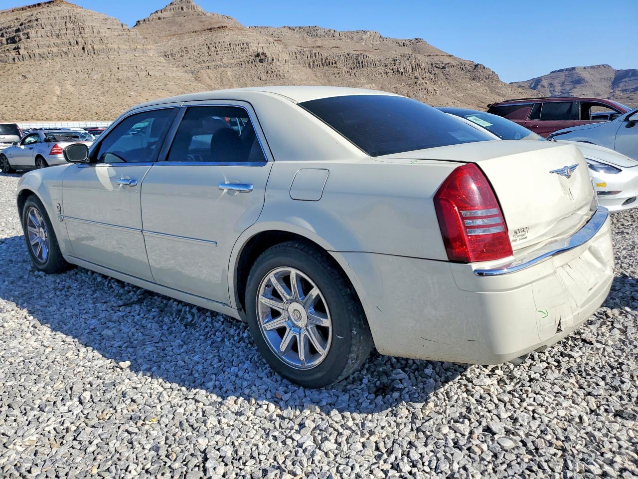 2006 CHRYSLER 300C photo 2