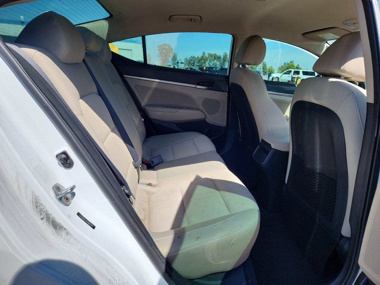 2017 HYUNDAI ELANTRA SE photo 28