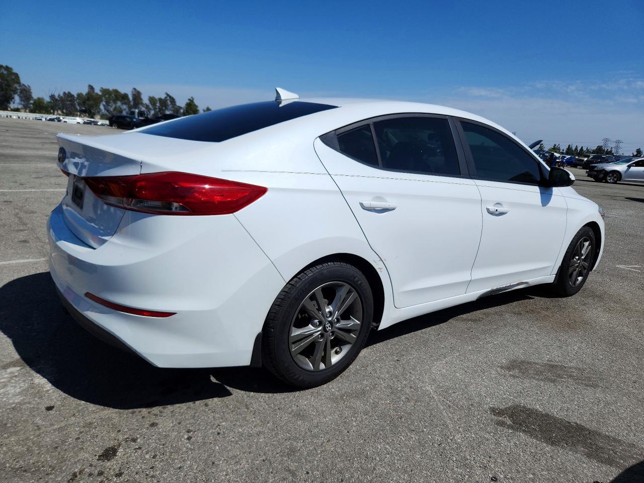 2017 HYUNDAI ELANTRA SE photo 7