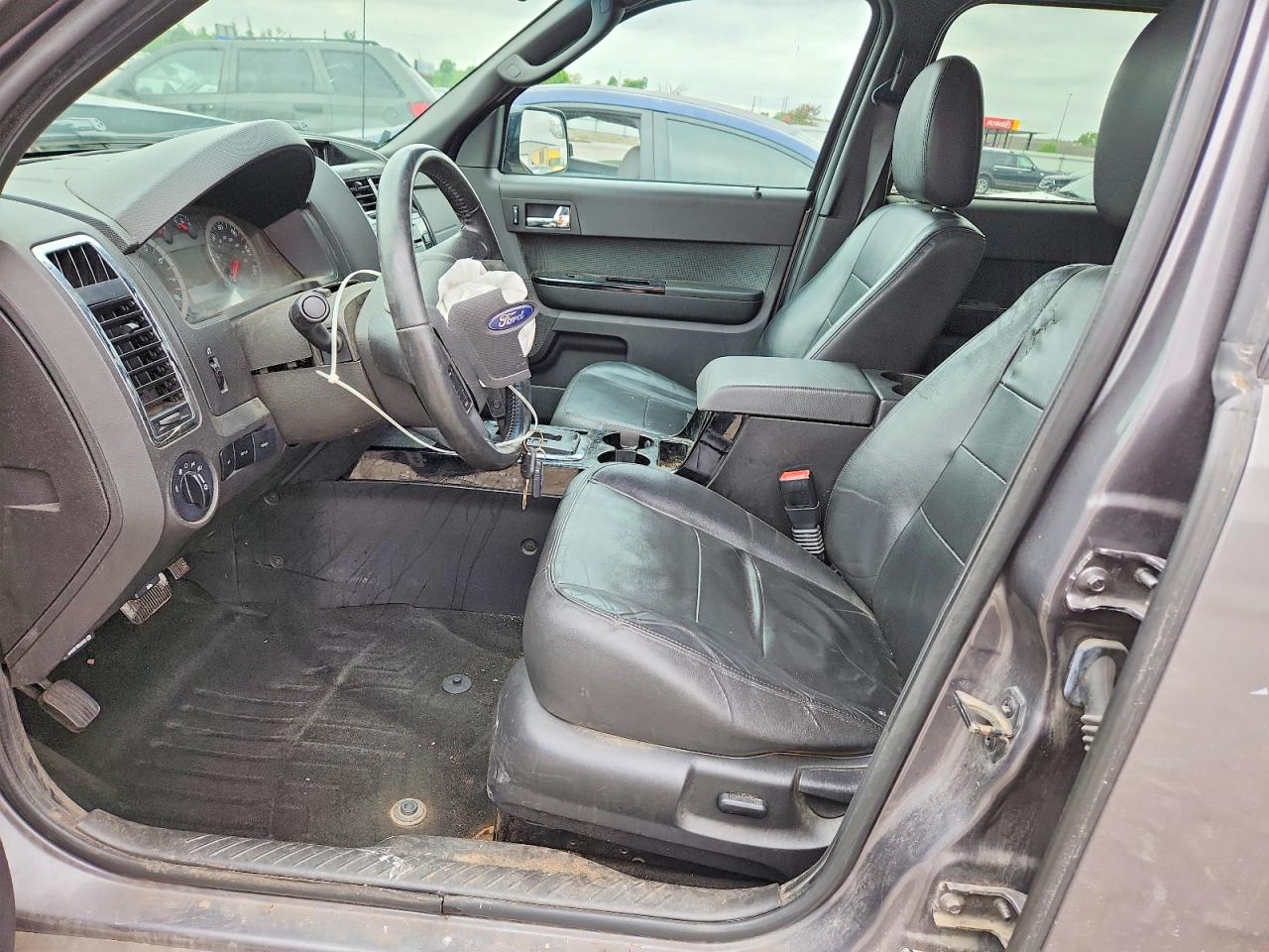 2011 FORD ESCAPE XLT photo 19
