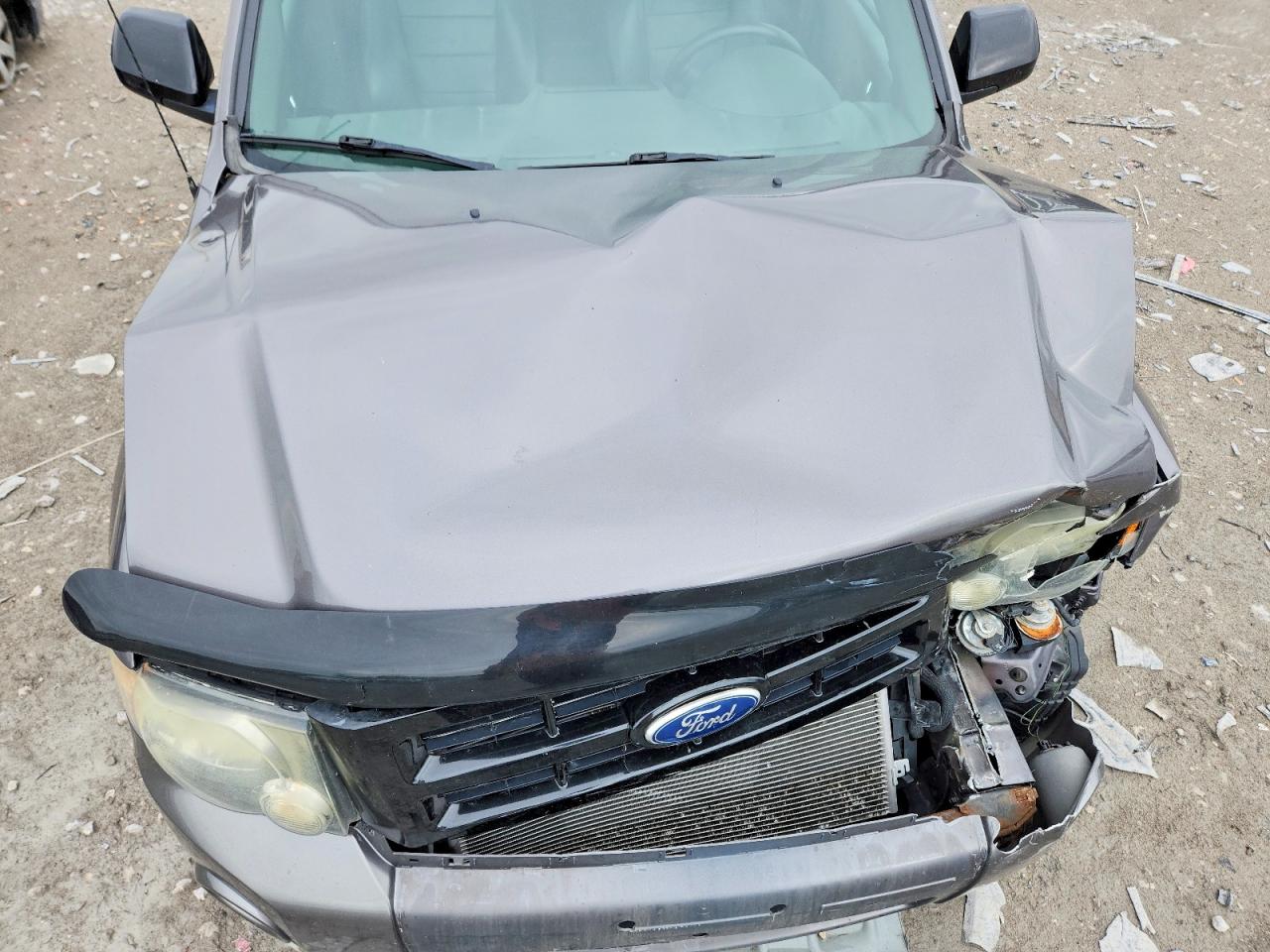 2011 FORD ESCAPE XLT photo 34