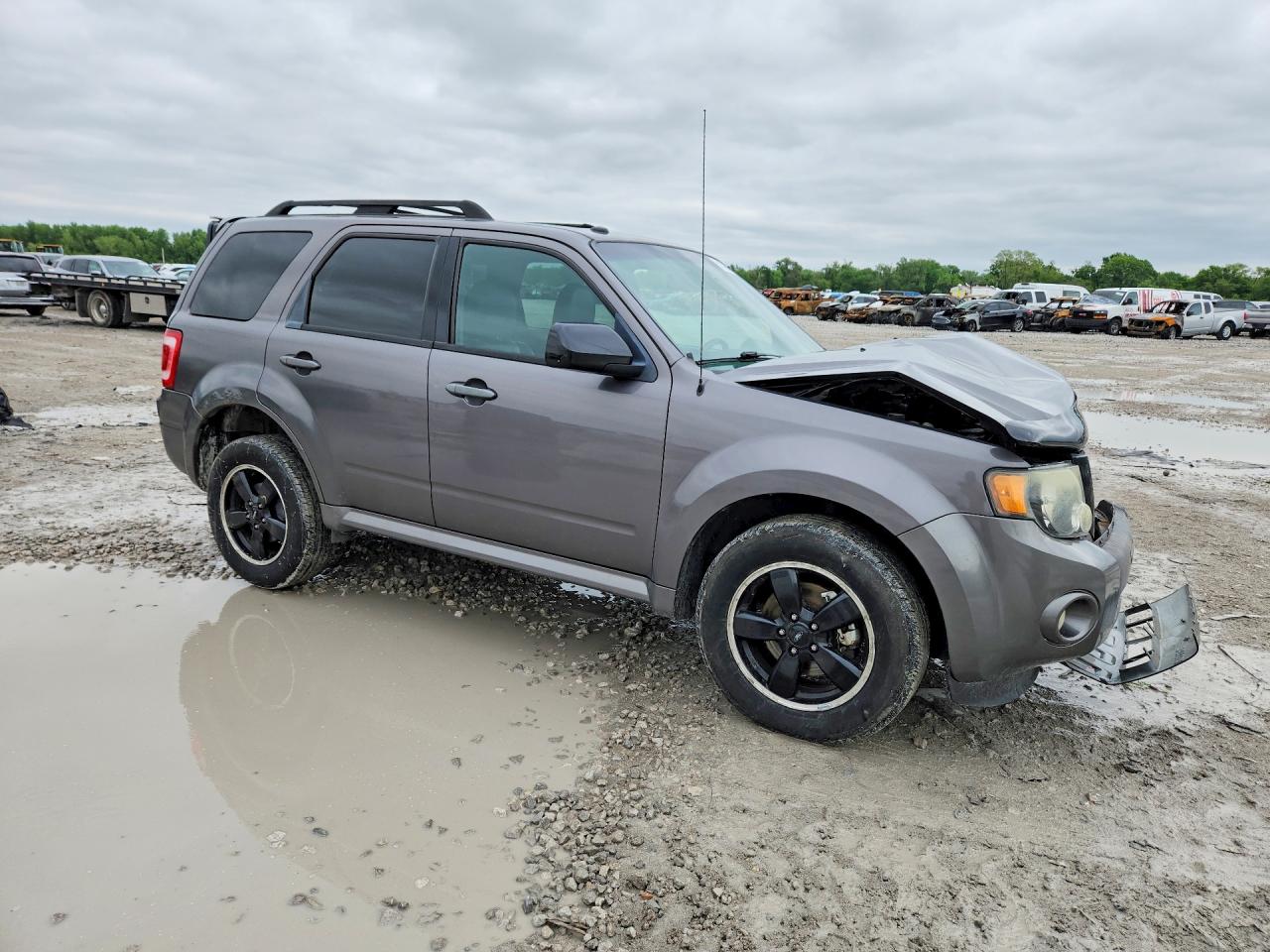 2011 FORD ESCAPE XLT photo 10