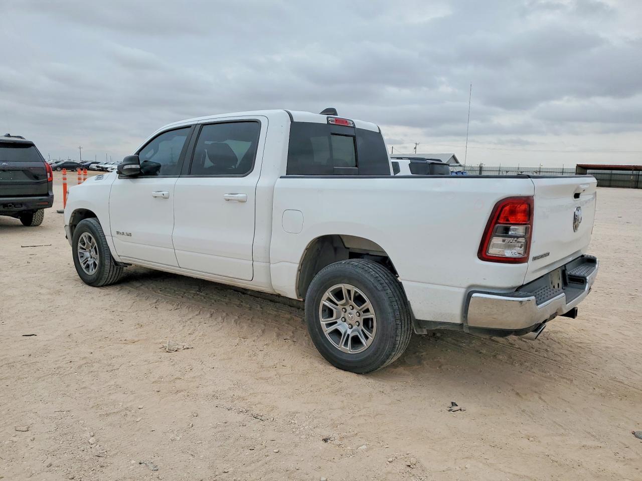2021 RAM 1500 BIG HORN photo 2