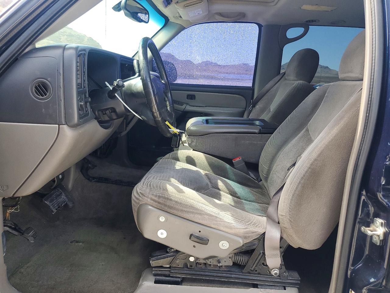 2004 GMC YUKON XL K1500 photo 13