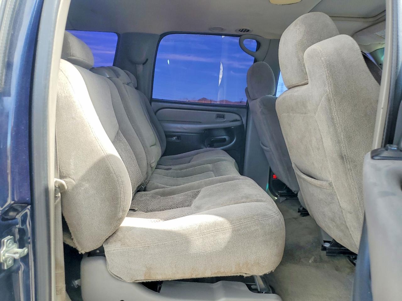 2004 GMC YUKON XL K1500 photo 21