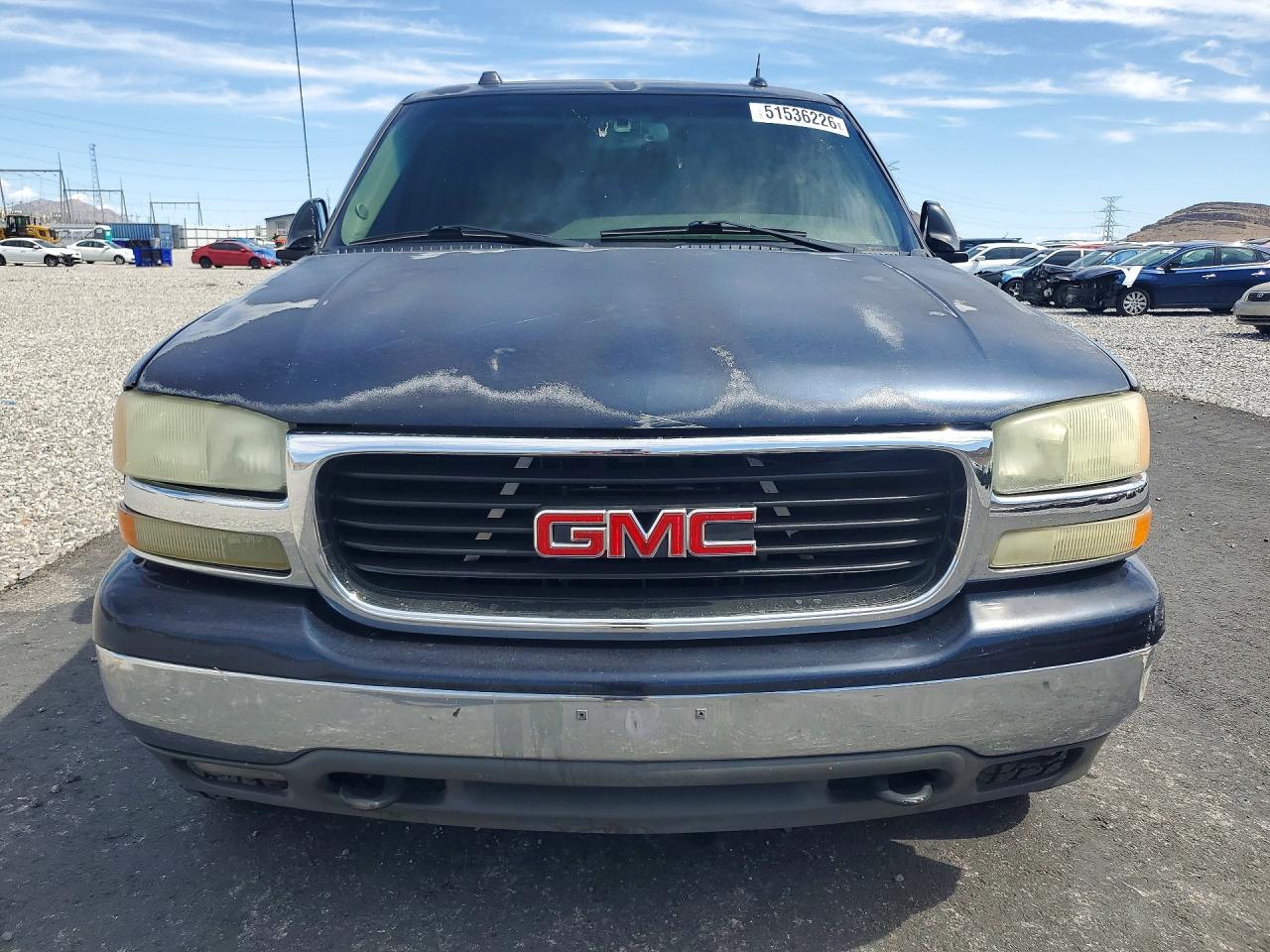 2004 GMC YUKON XL K1500 photo 9