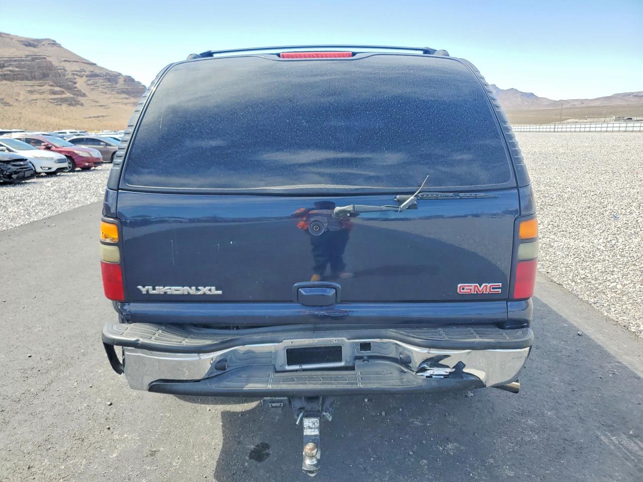 2004 GMC YUKON XL K1500 photo 11