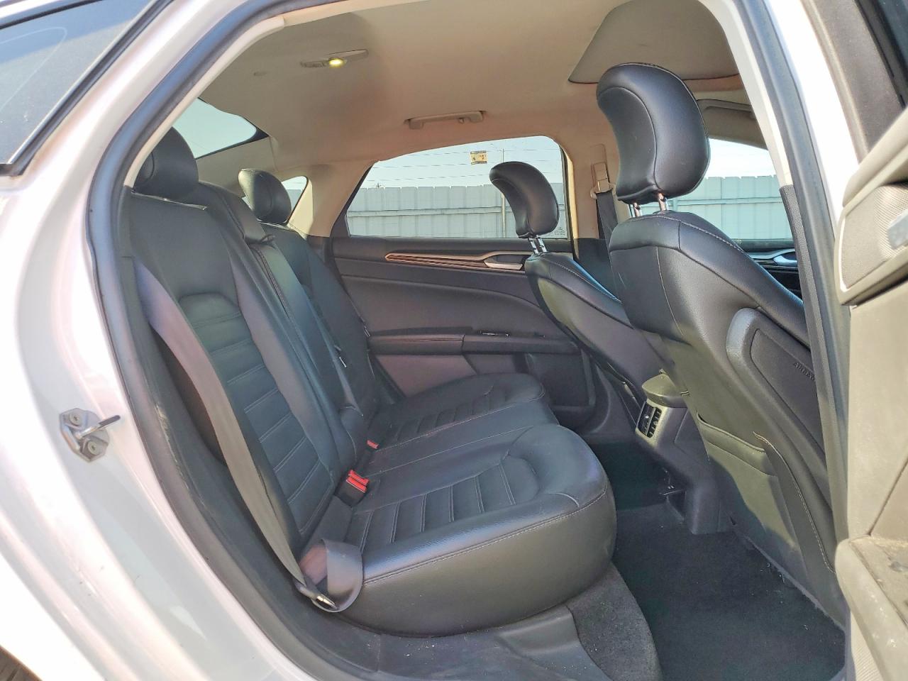 2016 FORD FUSION SE PHEV photo 28