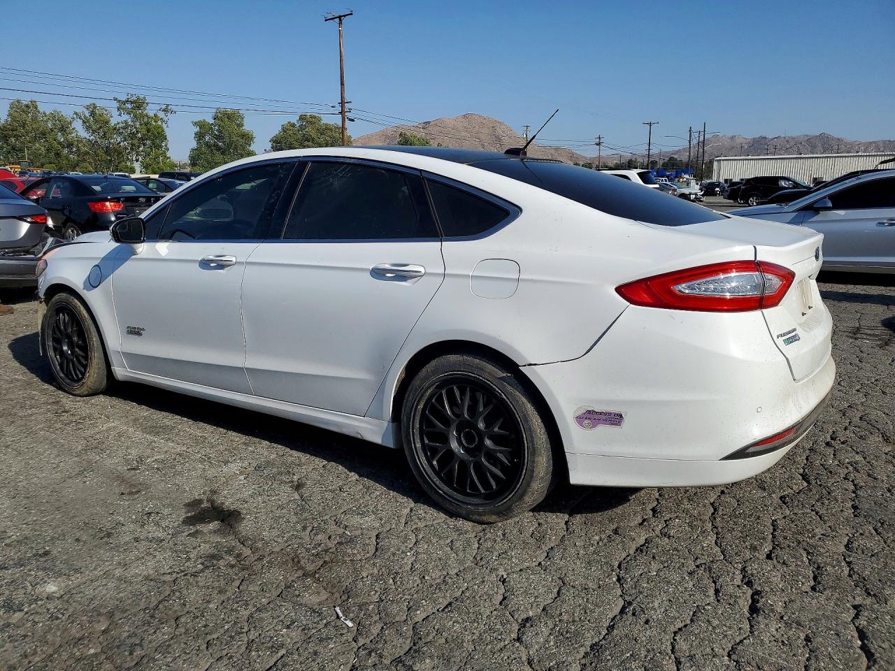 2016 FORD FUSION SE PHEV photo 4