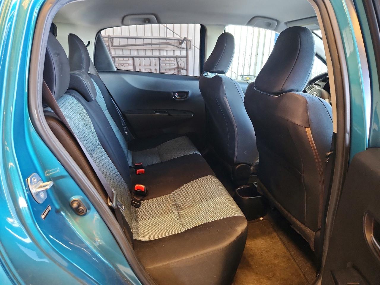 2012 TOYOTA YARIS 5-DOOR SE photo 19