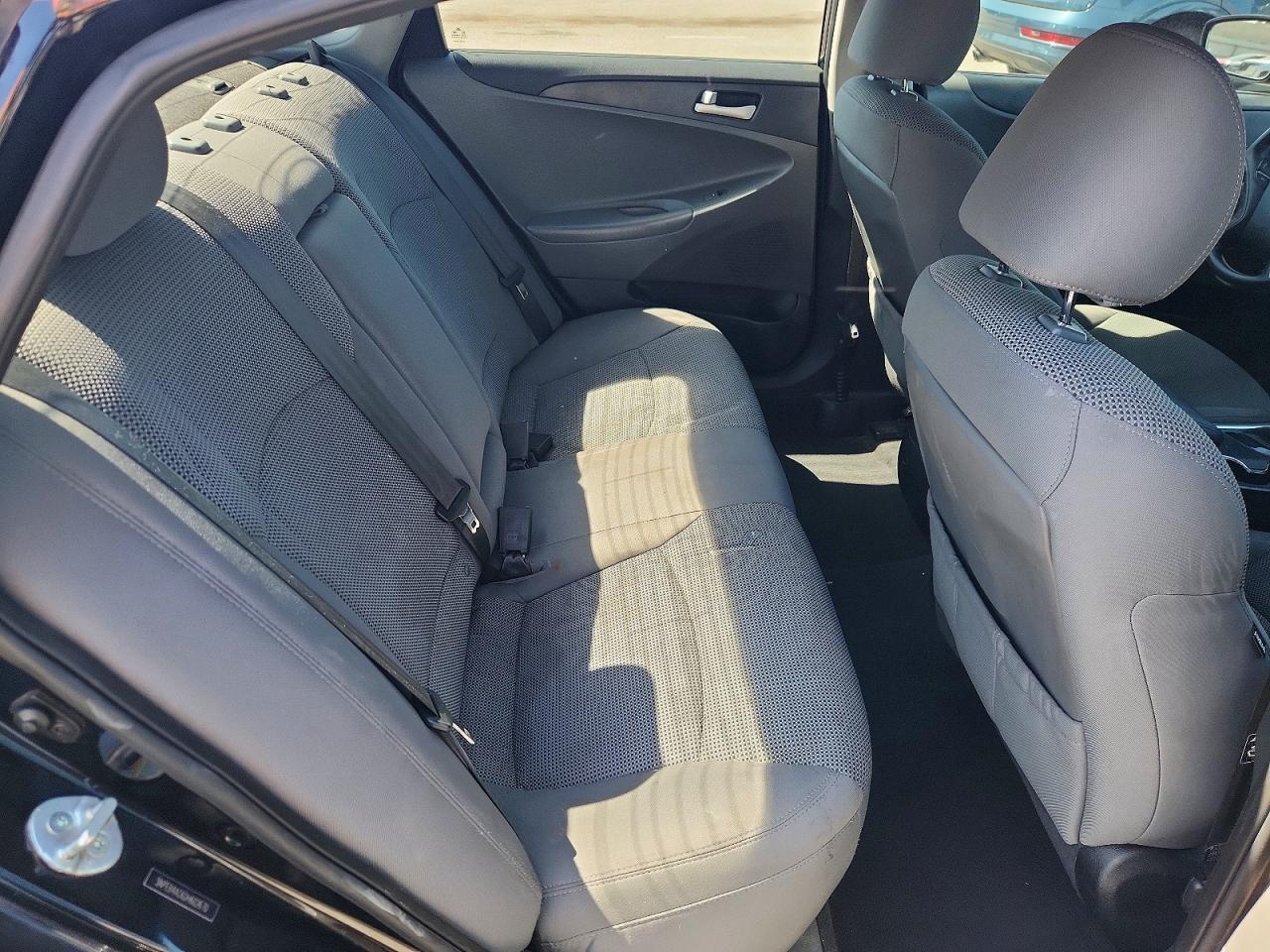 2013 HYUNDAI SONATA GLS photo 19