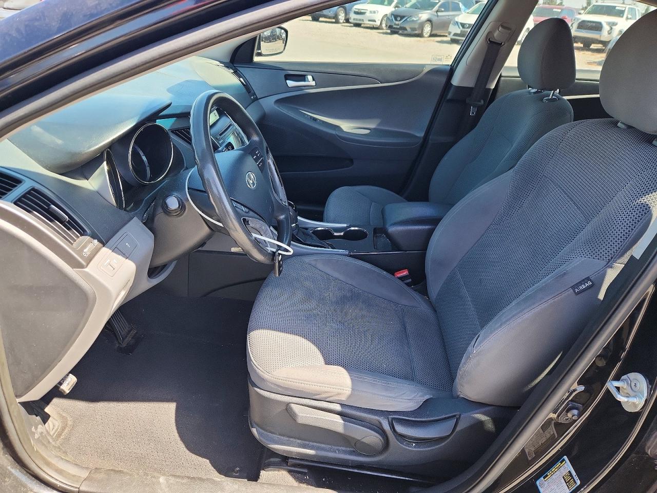 2013 HYUNDAI SONATA GLS photo 13