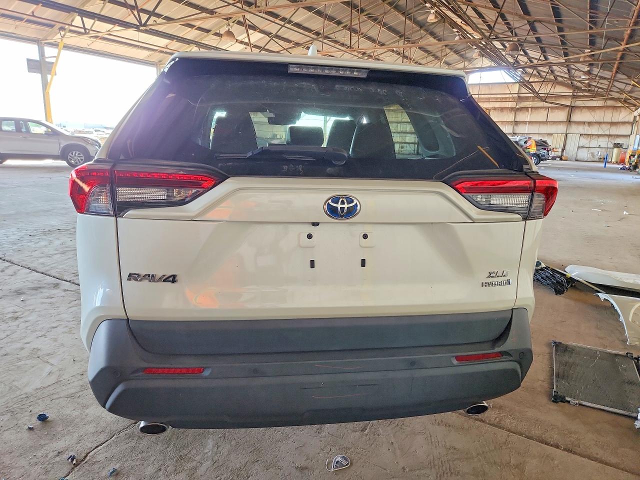2022 TOYOTA RAV4 XLE PREMIUM photo 11