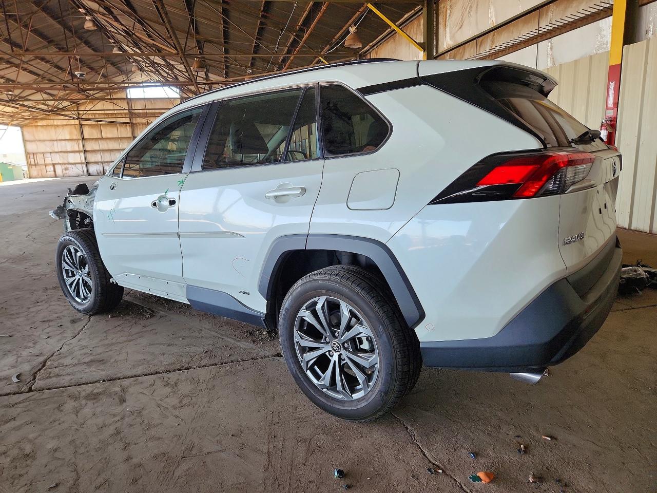 2022 TOYOTA RAV4 XLE PREMIUM photo 3