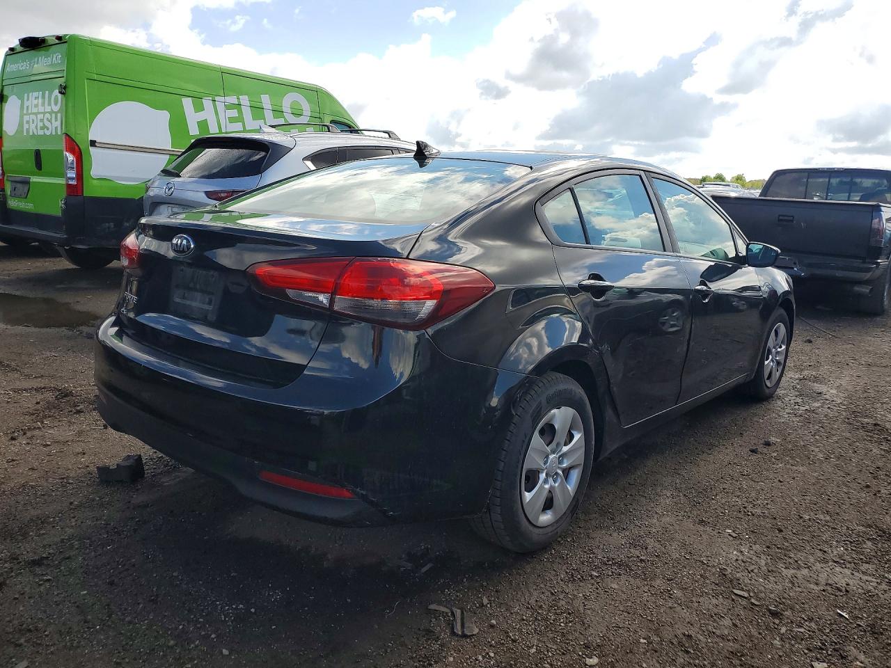 2017 KIA FORTE LX photo 3