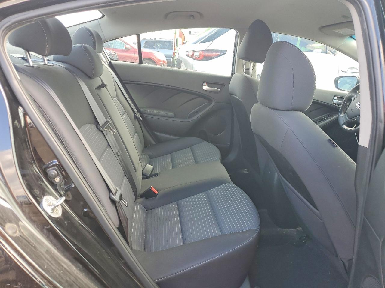2017 KIA FORTE LX photo 10