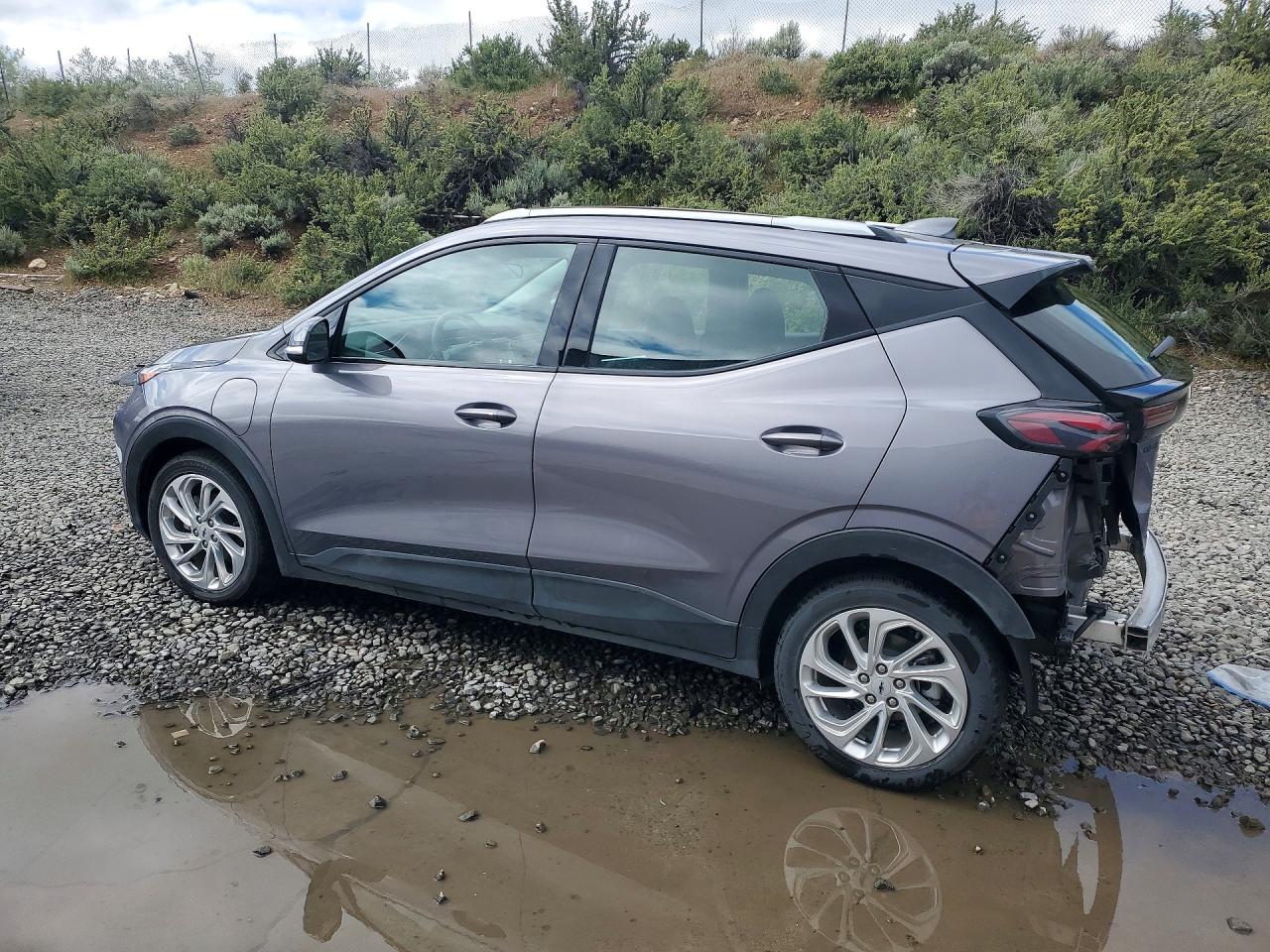 2023 CHEVROLET BOLT EUV LT photo 2