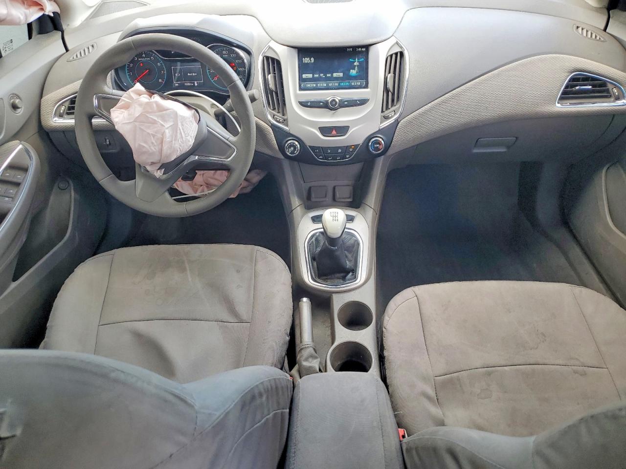 2017 CHEVROLET CRUZE LS photo 15