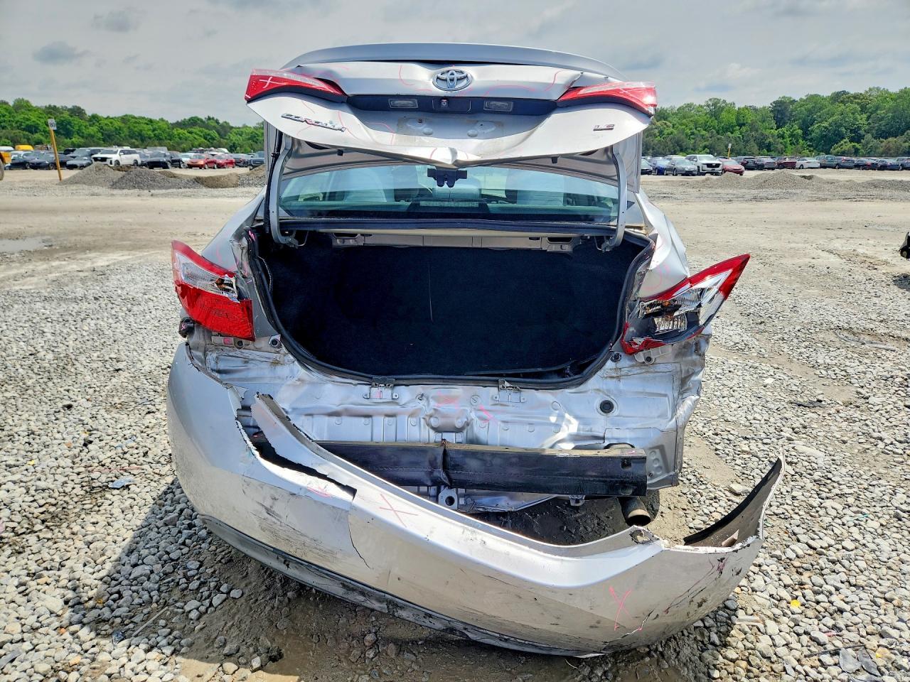 2016 TOYOTA COROLLA LE photo 16