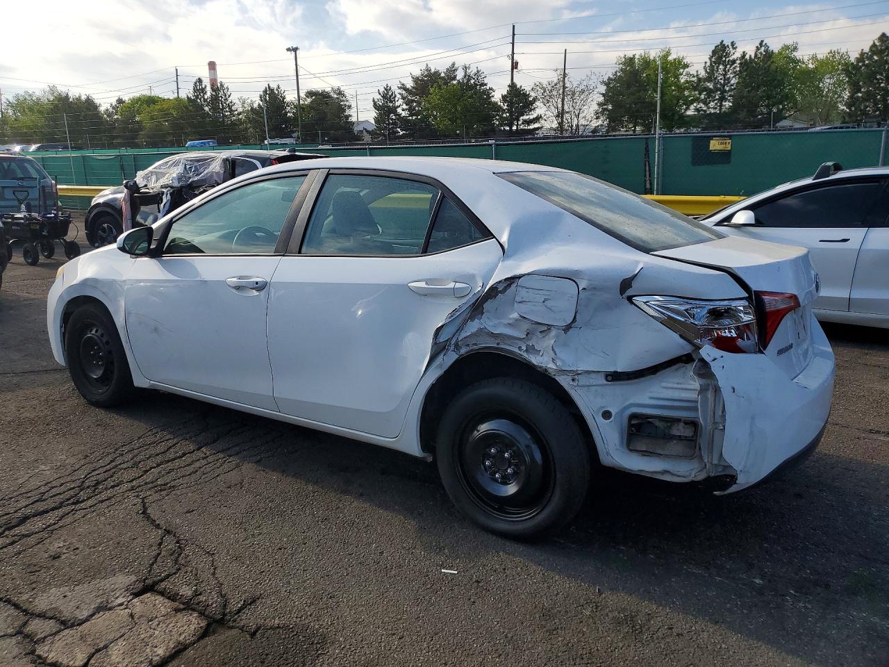 2016 TOYOTA COROLLA LE photo 3